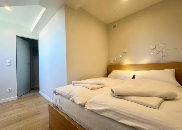 Suzanne Q4apartments *